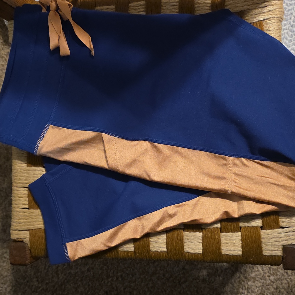 NWT Fabletics Powerhold Leggings